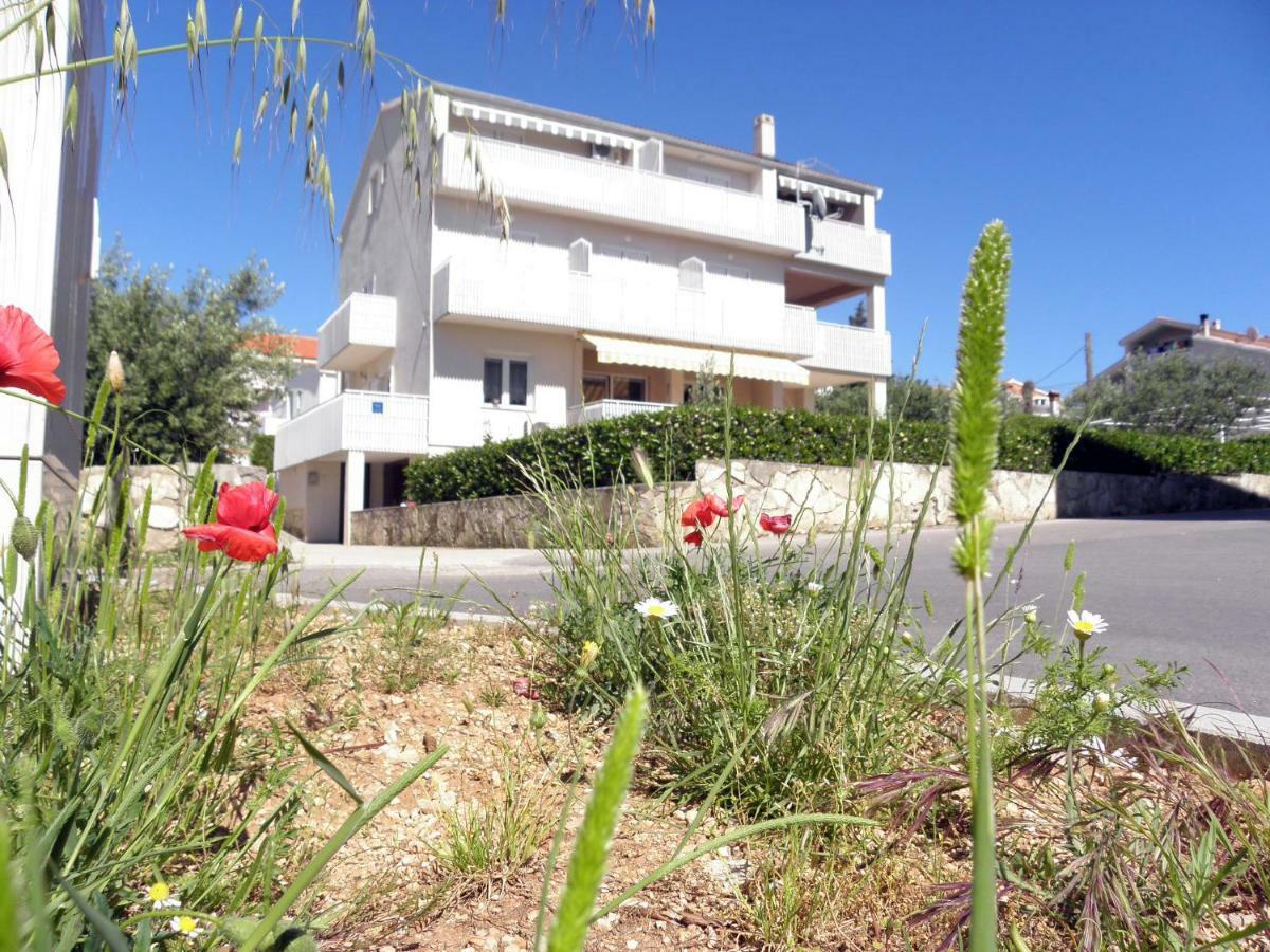 Apartments & Rooms Peranic Novalja Εξωτερικό φωτογραφία