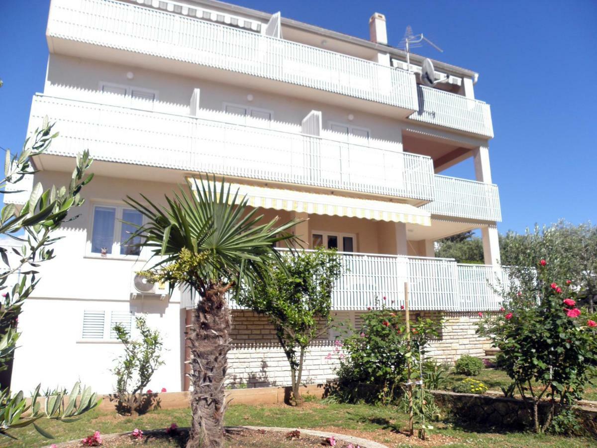 Apartments & Rooms Peranic Novalja Εξωτερικό φωτογραφία